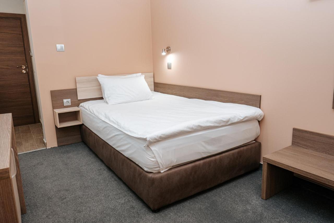 Hotel Tundzha - Renovated! Jamboł Zewnętrze zdjęcie