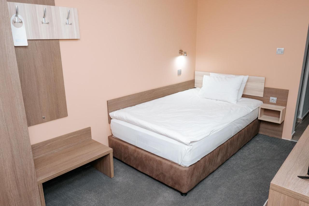 Hotel Tundzha - Renovated! Jamboł Zewnętrze zdjęcie