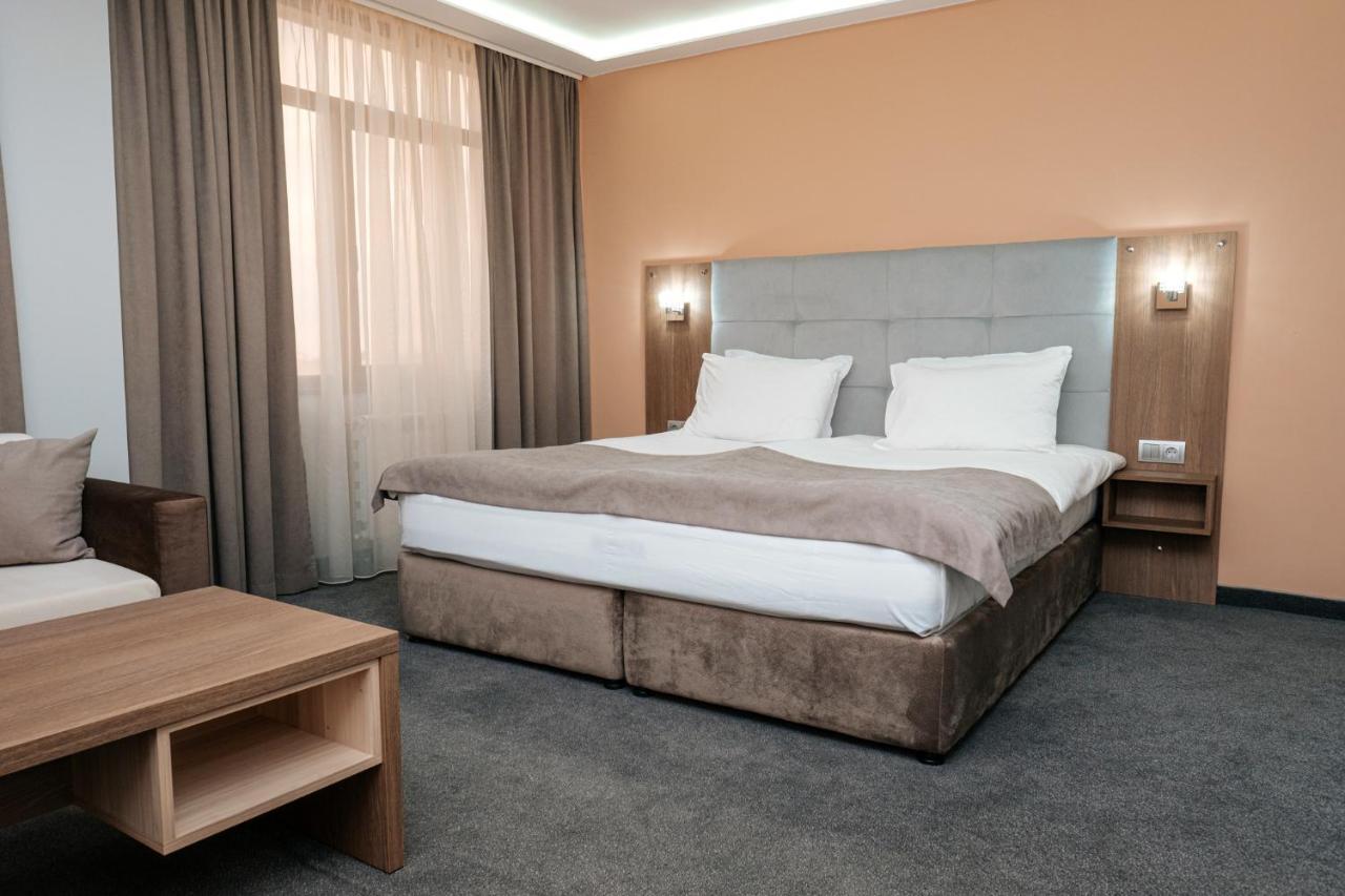 Hotel Tundzha - Renovated! Jamboł Zewnętrze zdjęcie