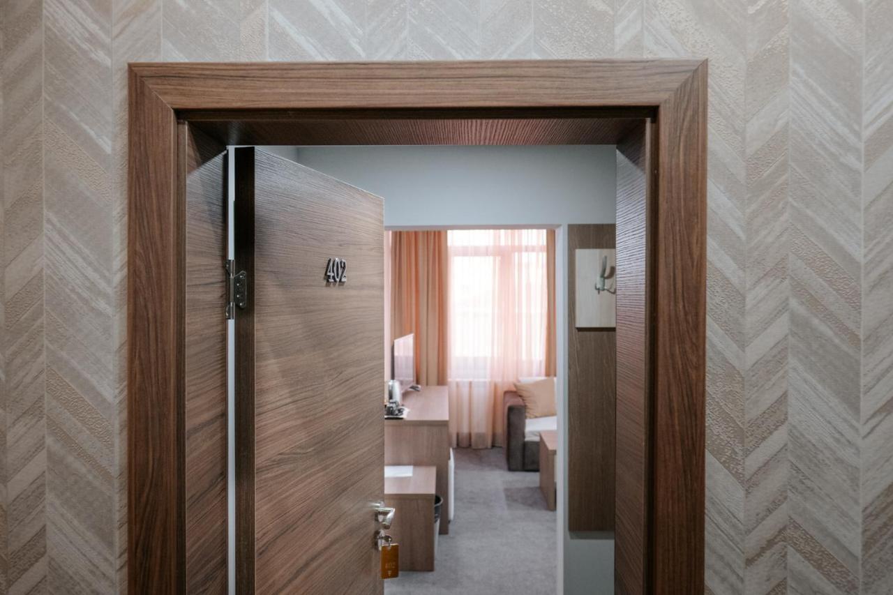 Hotel Tundzha - Renovated! Jamboł Zewnętrze zdjęcie