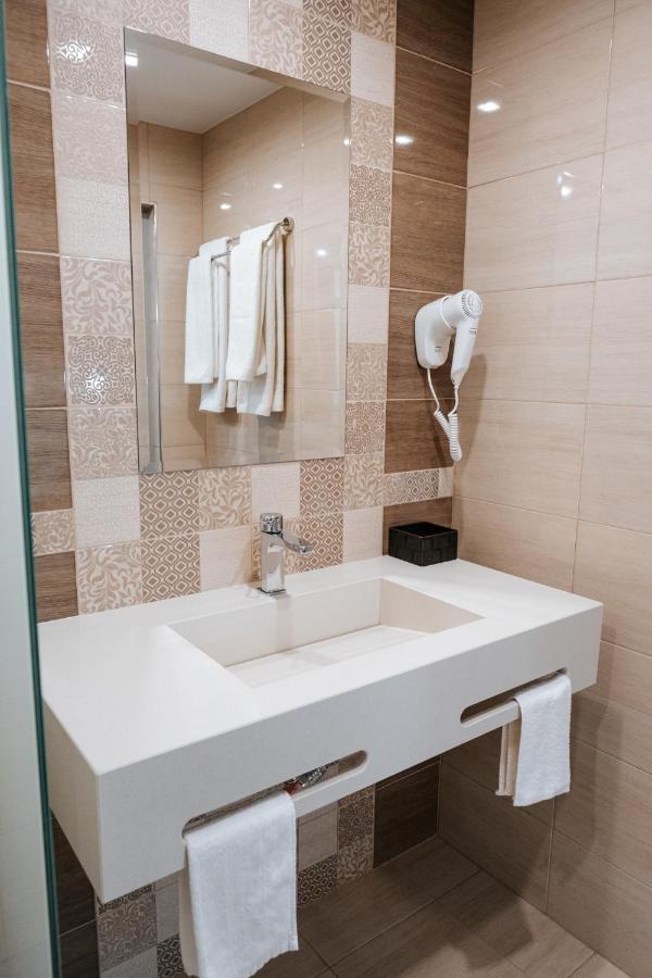 Hotel Tundzha - Renovated! Jamboł Zewnętrze zdjęcie